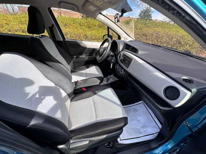 2014 Toyota Yaris 5-Door L