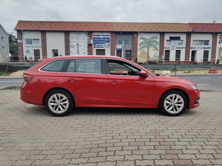 Skoda Octavia 1 wlasciciel serwis aso bezwypadkowa matrix skora