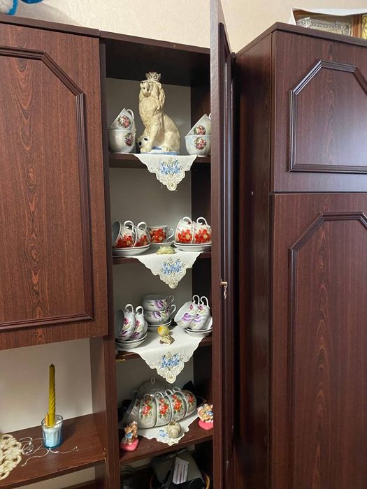 Стінка в кімнату