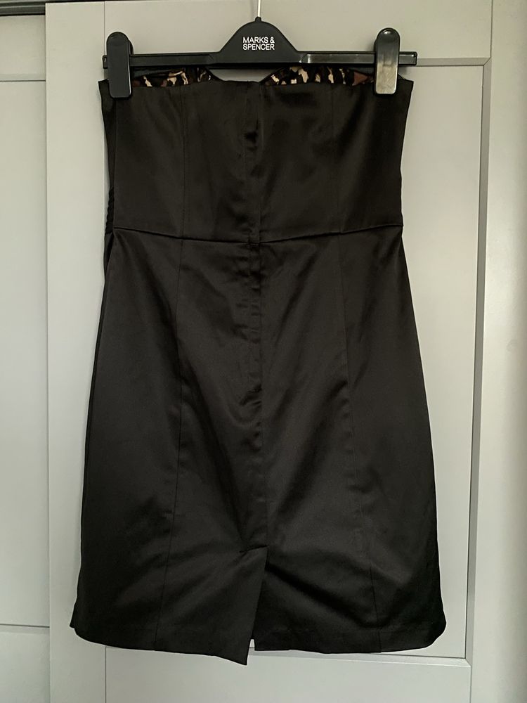 Okazja! Czarna elegancka i stylowa sukienka Guess 36/38