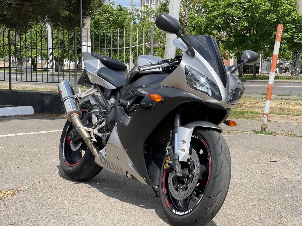 Продам Yamaha YZF R1