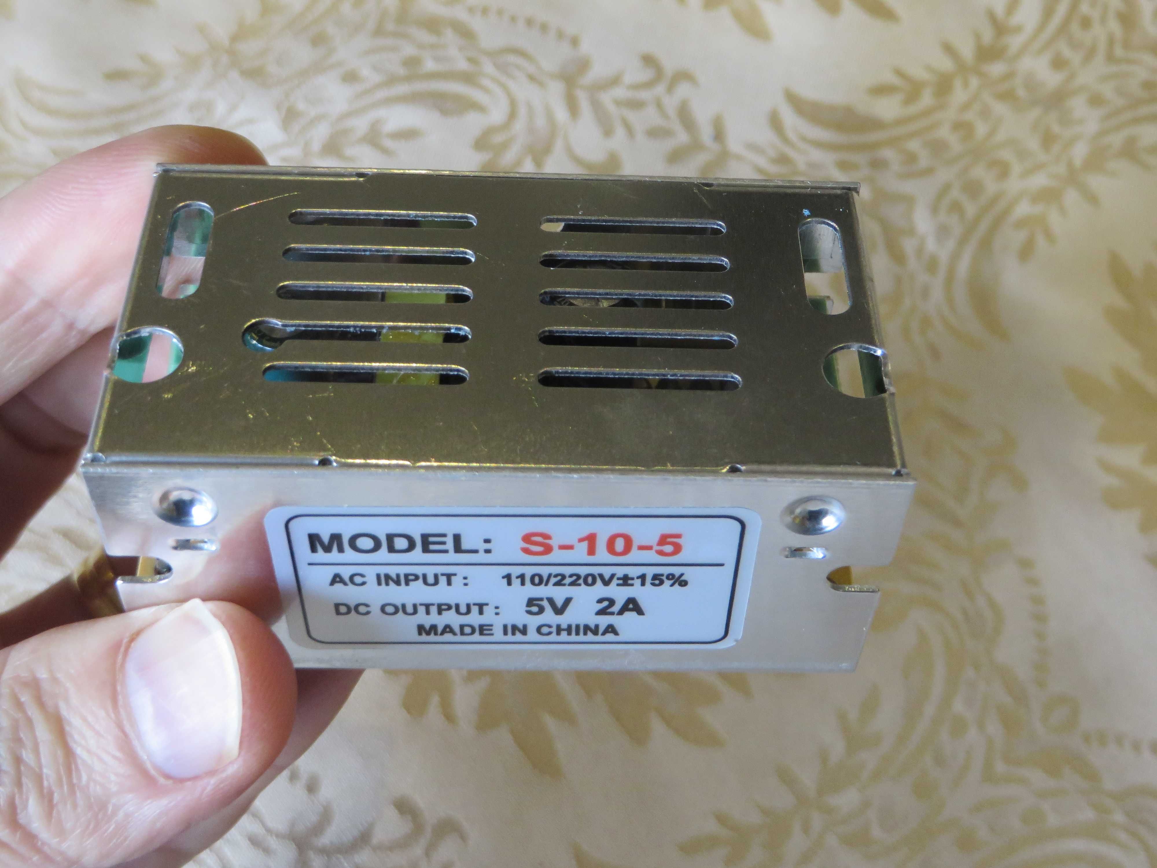 Transformador 5V 2A  ideal para fitas LED - NOVO