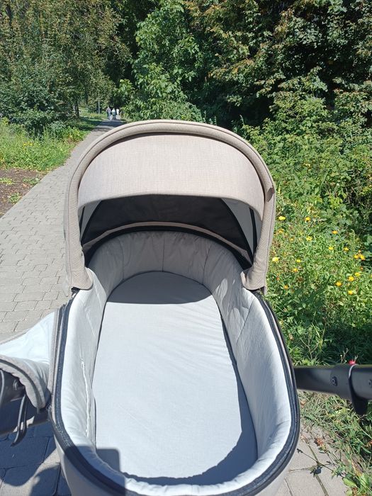 Універсальна коляска 2 в 1 Roan Bass Next