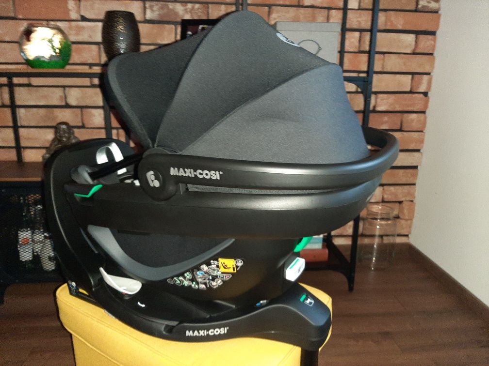 Maxi Cosi Coral 360 z bazą FamilyFix 360 Pro