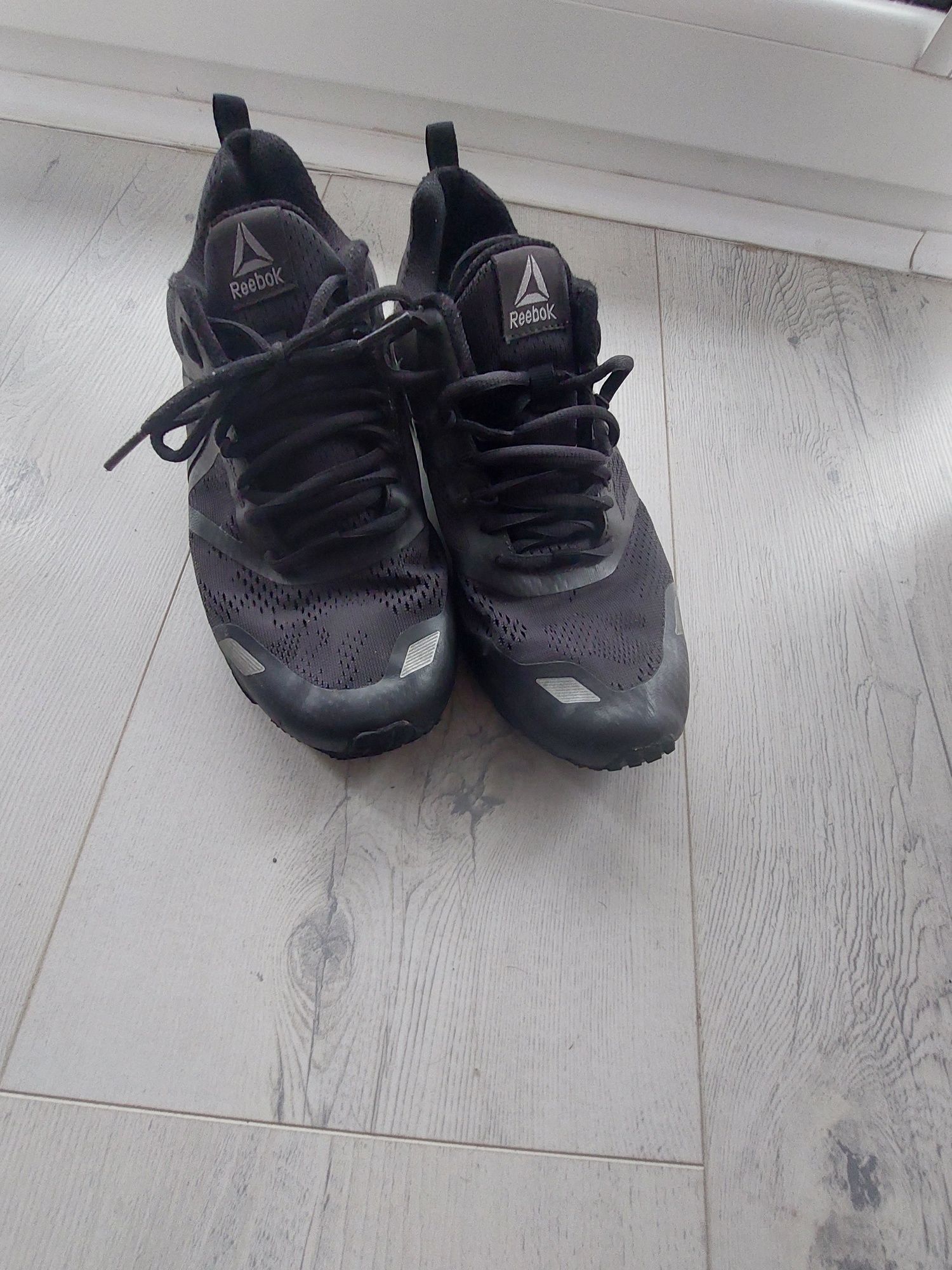 Buty reebok  Ahary Runner BS8985 41