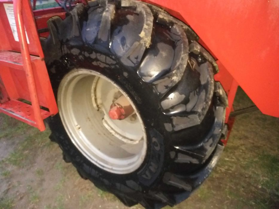 Kombajn Massey Ferguson 240-Nowe opony +kamera cofania
