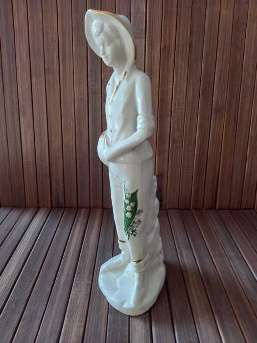 Porcelanowa figurka sygnowana ,vintage