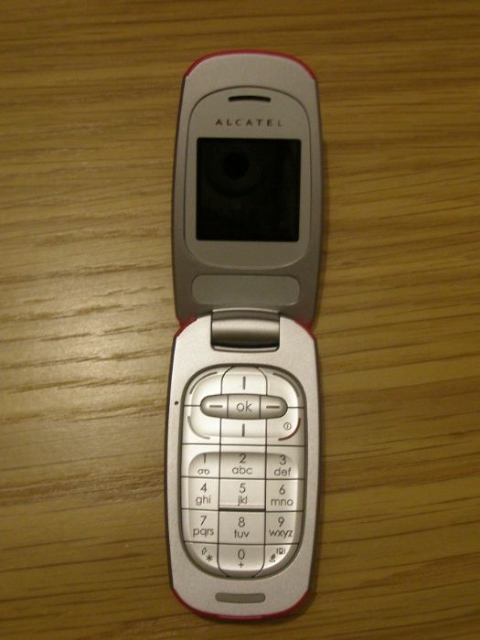 Telemóvel Alcatel OT-E227 (MEO)