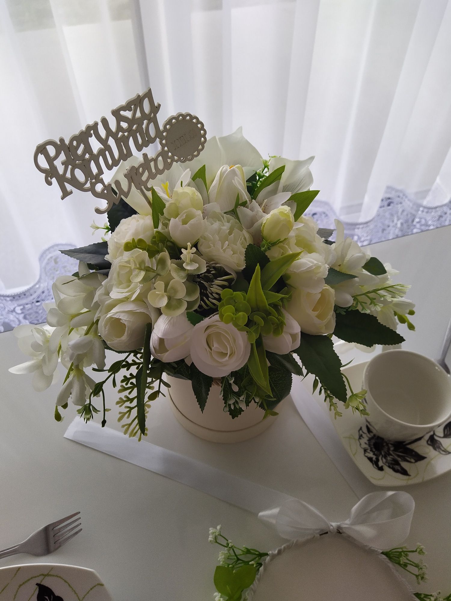 Flowerbox biały wysoki na Dzień Kobiet