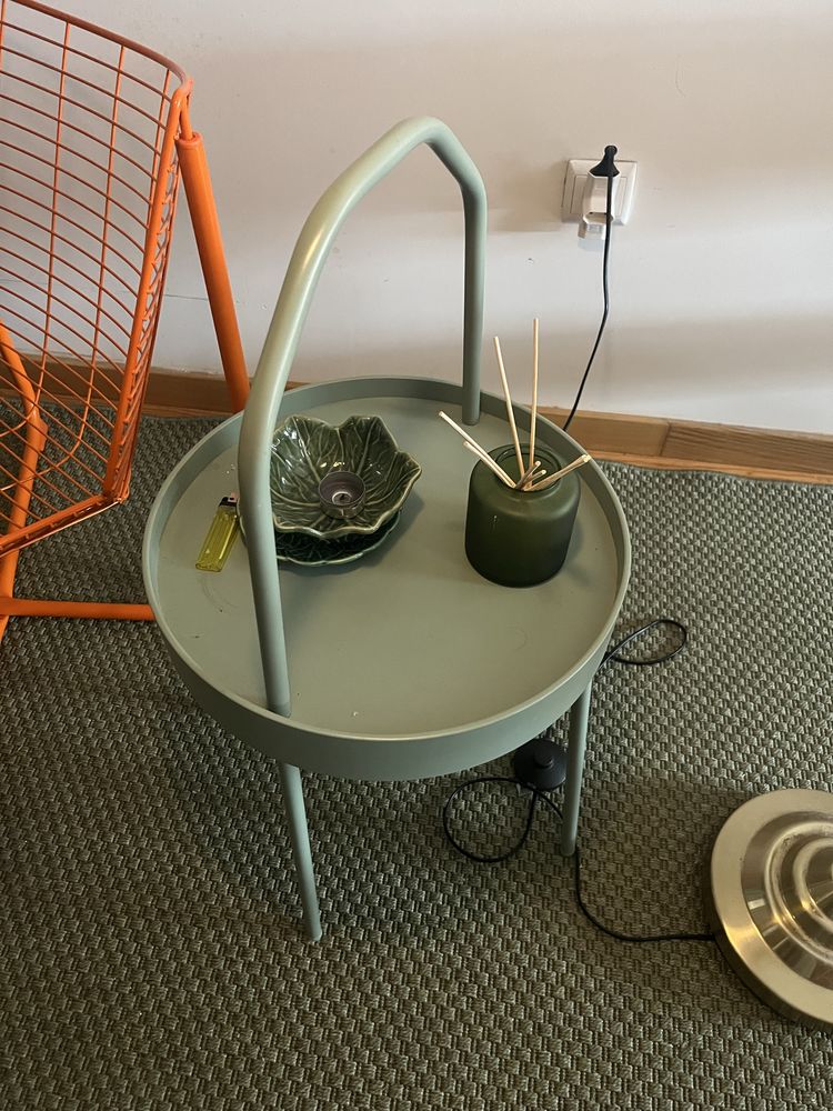 Mesa de apoio.