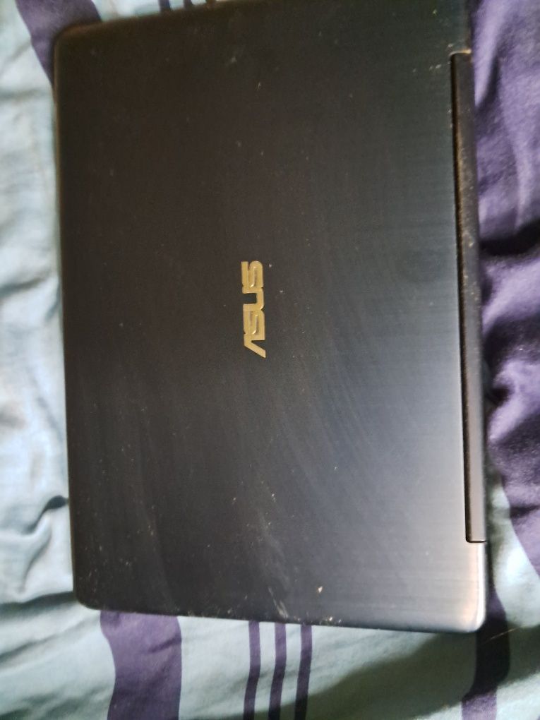 Sprzedam Laptopa asus