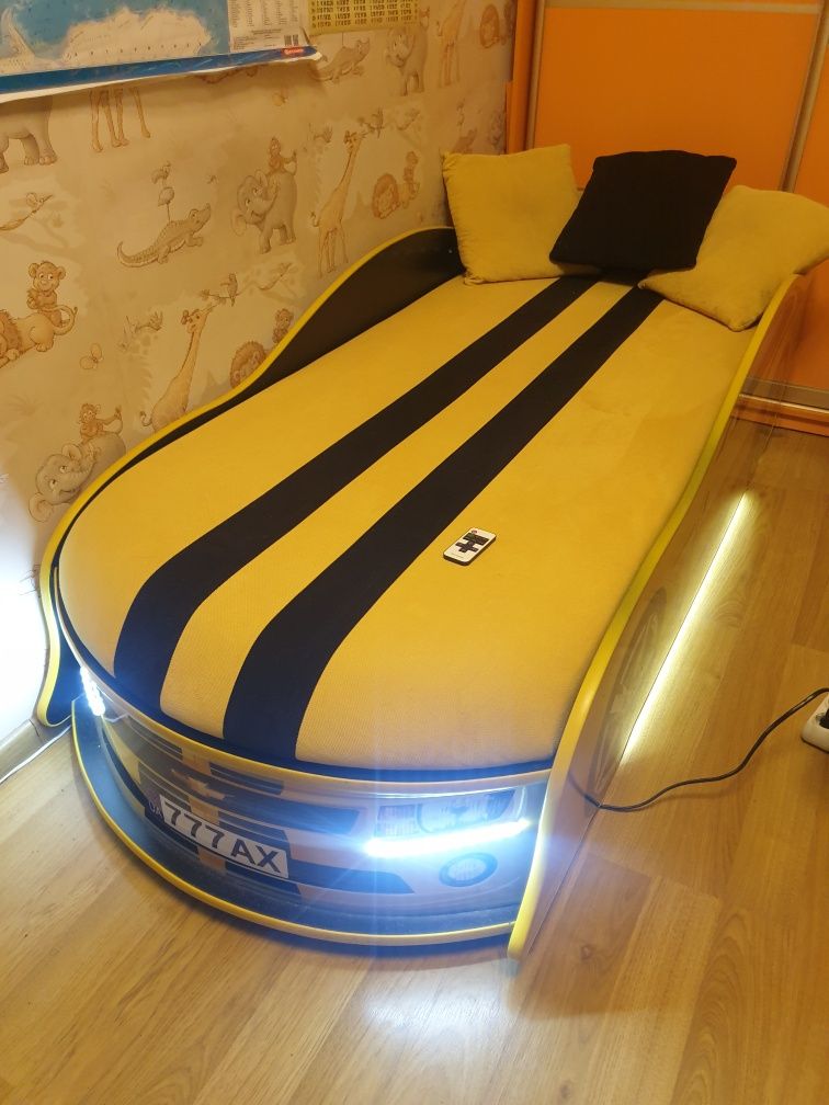 Продам детскую кровать машину Camaro с подсветкой