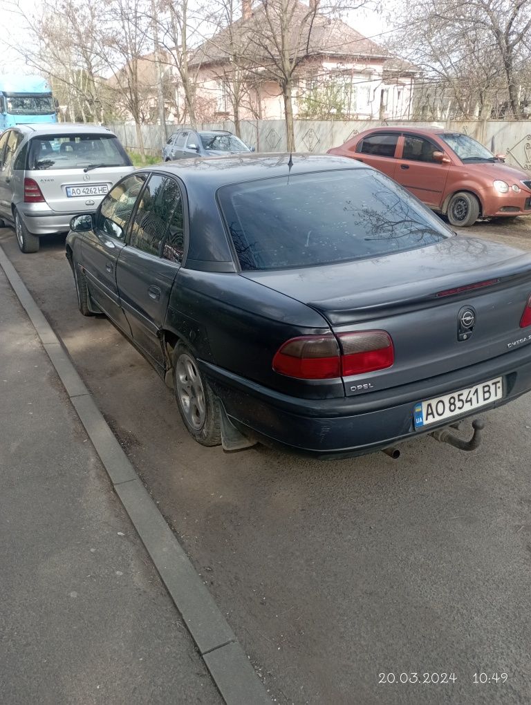 Opel omega 2.0 16 v