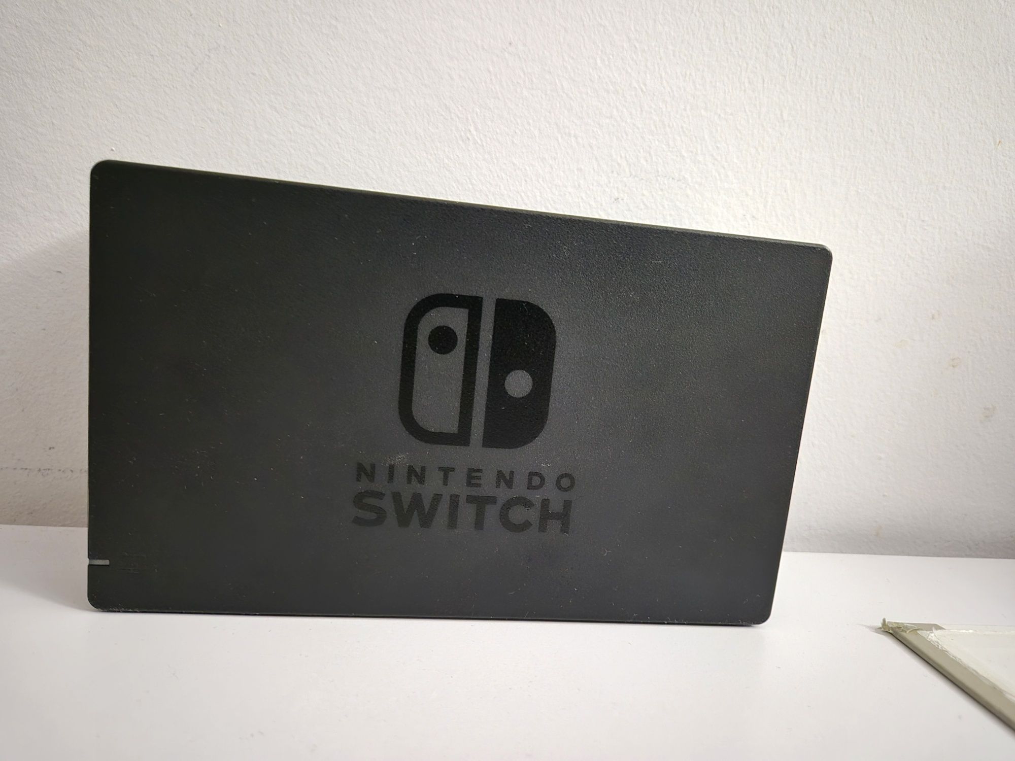Nintendo Switch +Joy - Con + 3 gry +etui