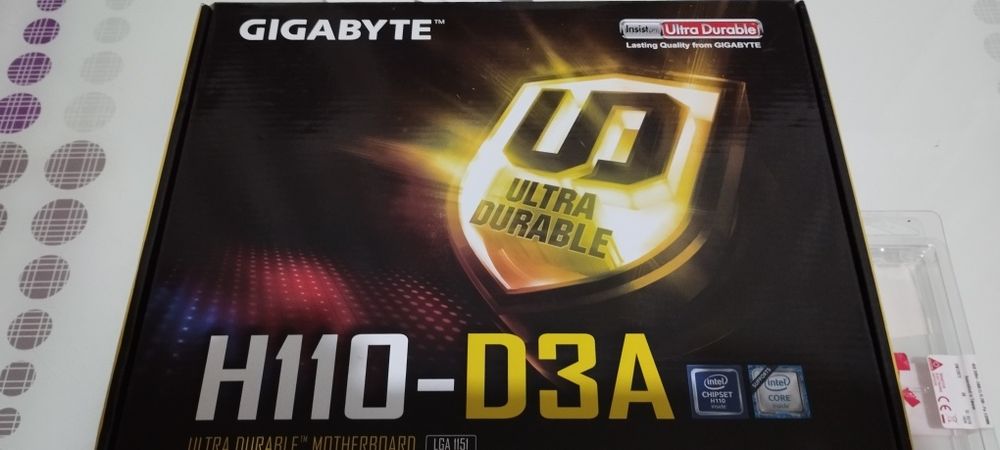 Материнская плата GIGABYTE