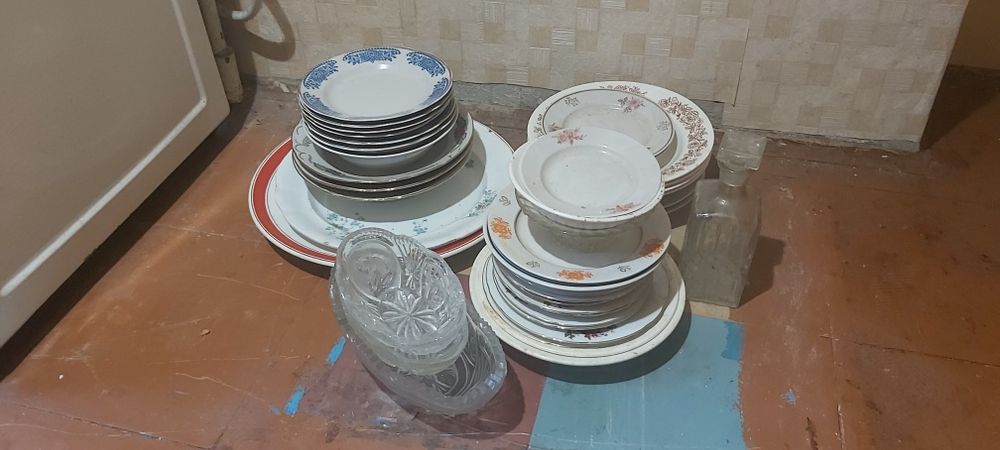 Посуд, тарілки самовивоз