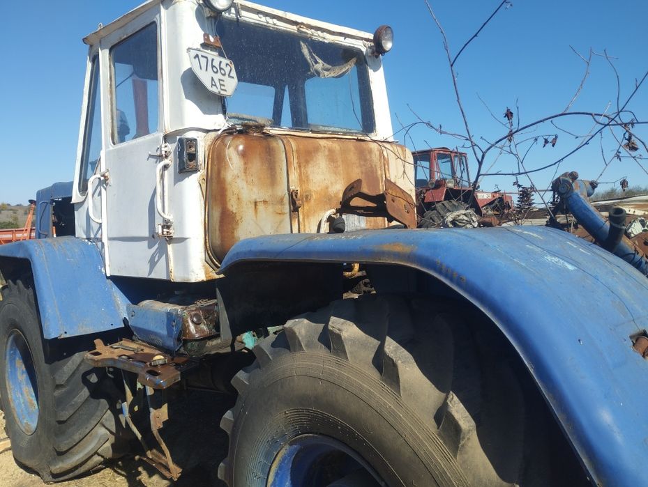 Трактор Т-150 в доглянутому стані
