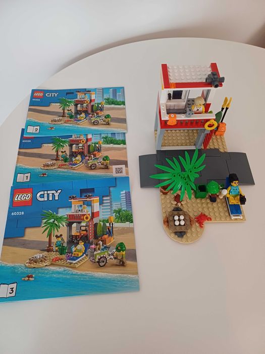 LEGO CITY Stanowisko ratownicze na plaży 60328