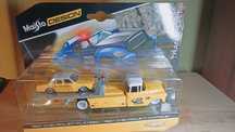 Chevrolet 1957 Flat Bed + Chevrolet Caprice - T Maisto 1/64 машинки