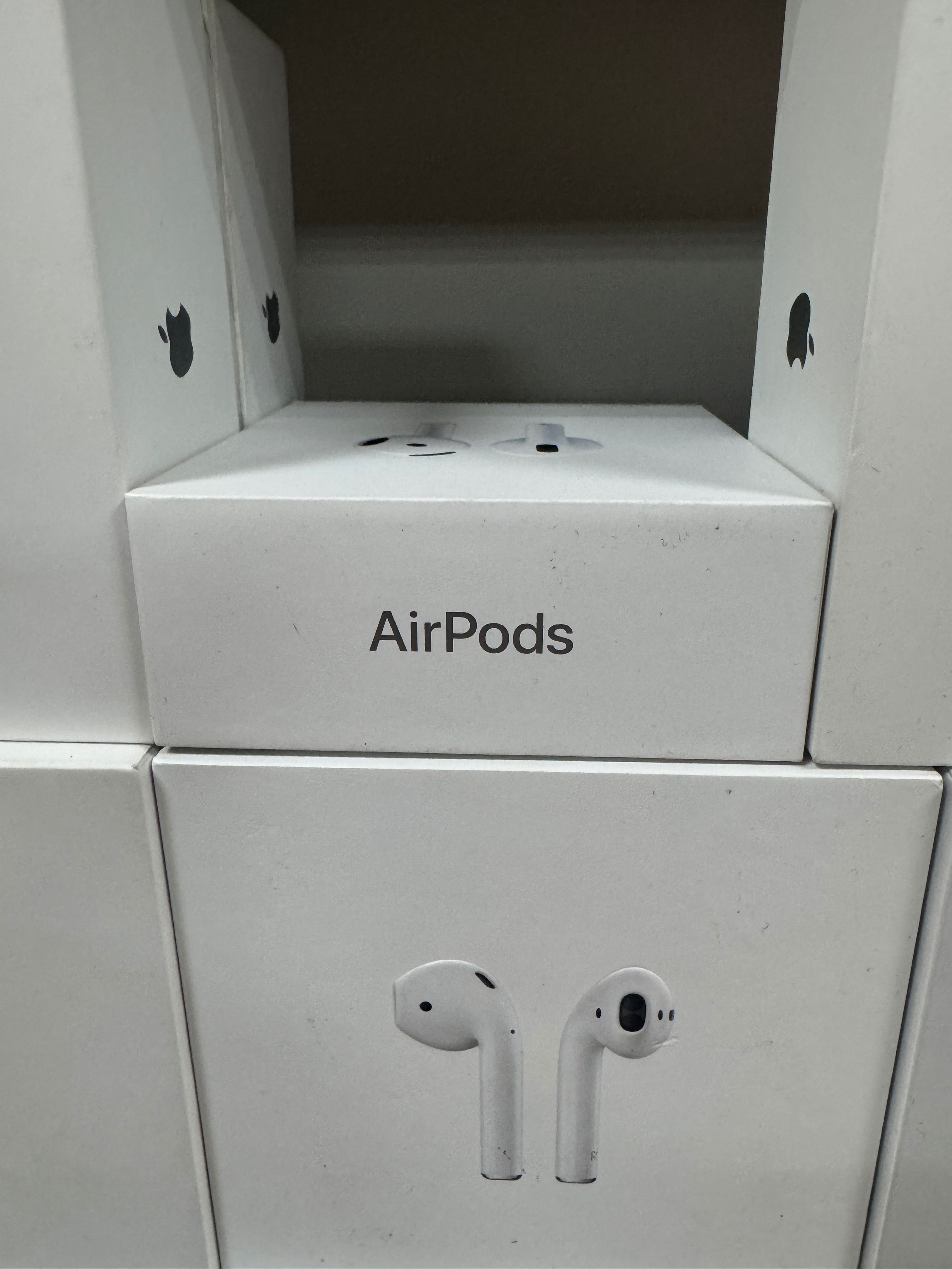 Бездротові навушники Apple AirPods 4  MXP63 нові запаковані