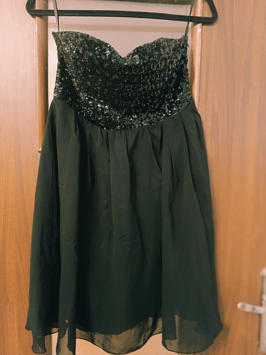 Sukienka czarna z gorsetem cekin