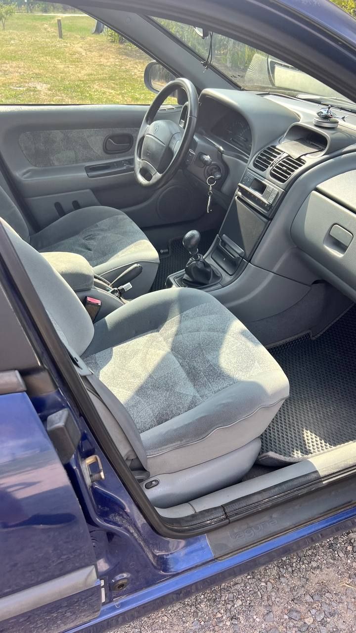 Renault Laguna I 2001
