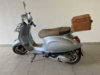 Vespa Primavera Pic Nic