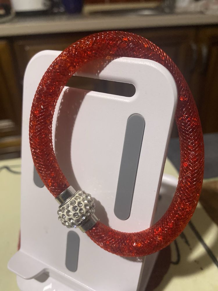 Браслет із кристалами Swarovski.