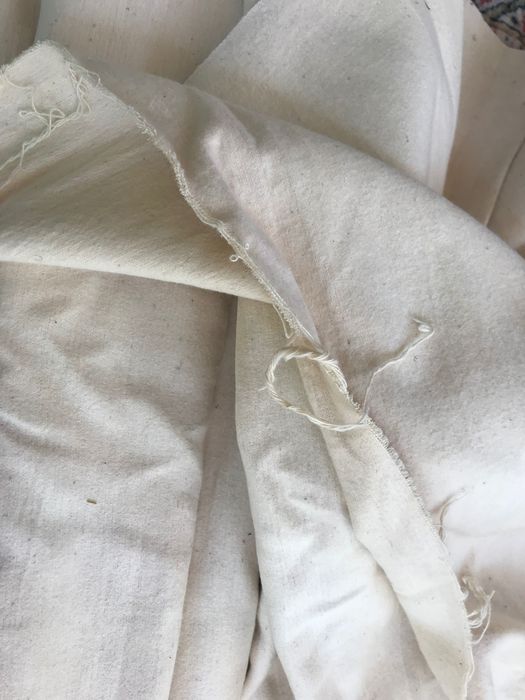 Отрез ткани плотний