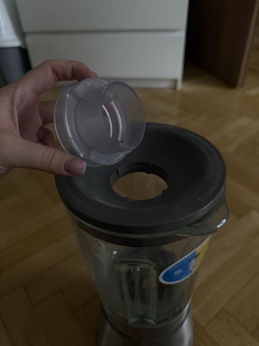 Szklany blender kielichowy Elektrolux