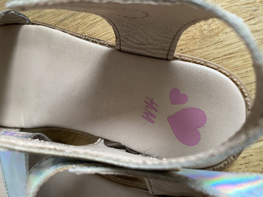 Sandały H&M holograficzne r. 31