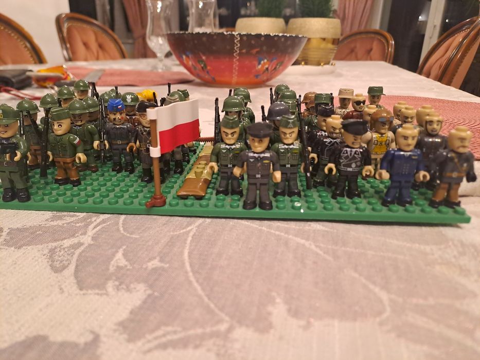 Cobi figurki żołnierze polscy,niemiecy oraz inne figurki
