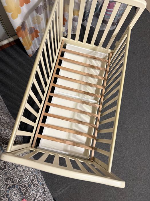 Ліжко дитяче для немовлят