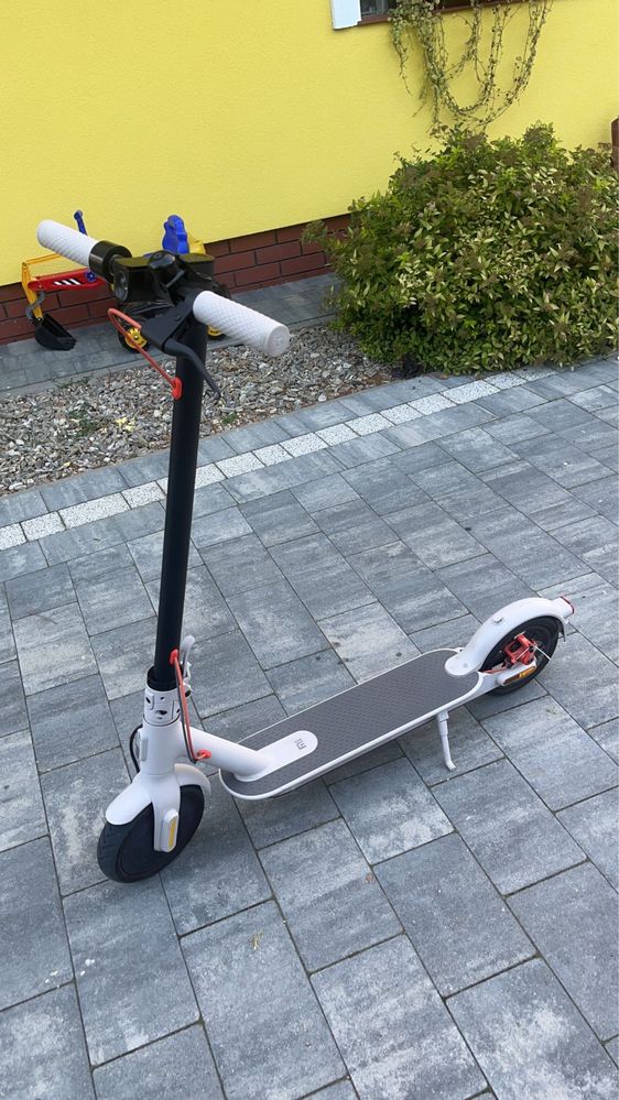 Hulajnoga elektryczna Xiaomi Mi Electric Scooter 3