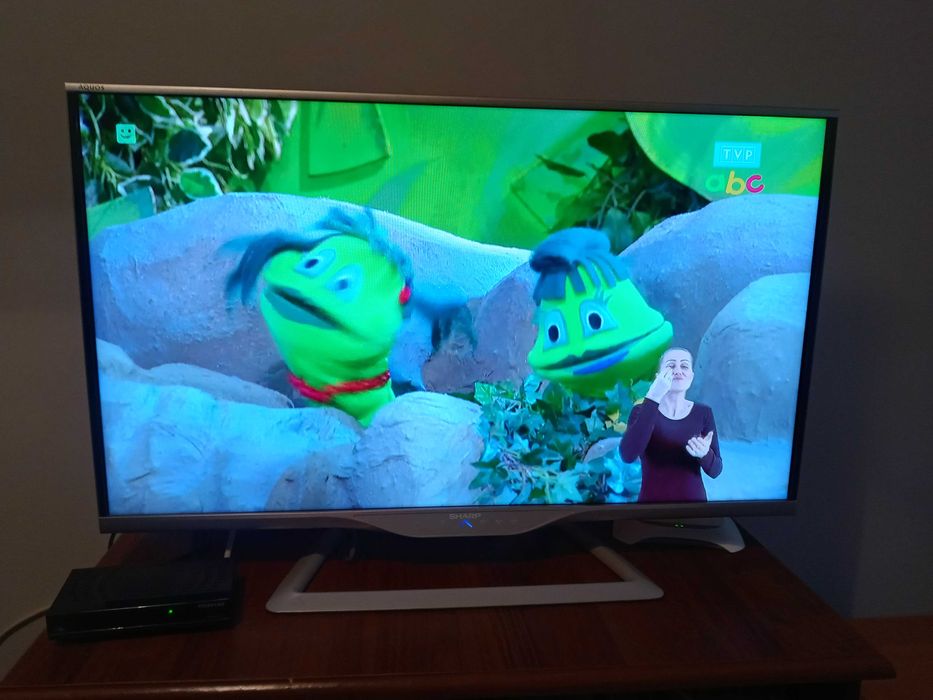 Telewizor Sharp 39 cali plus dekoder DVBT2 Stan super.