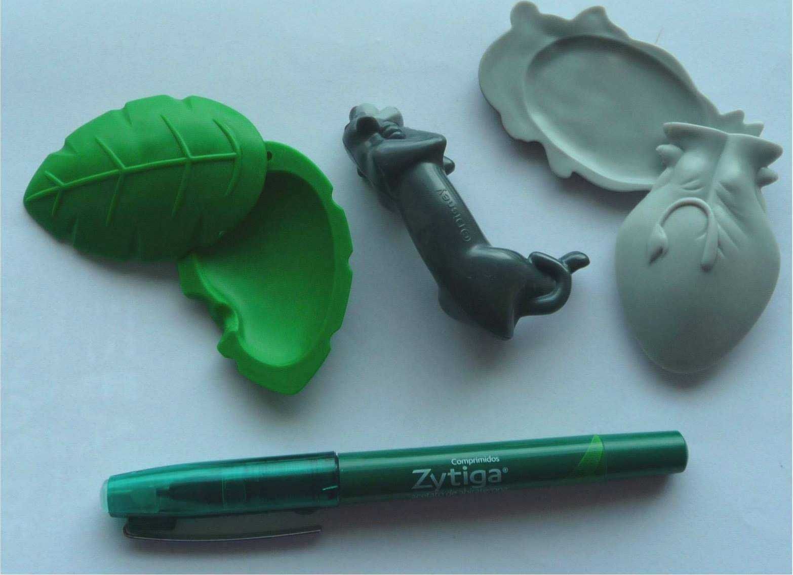 Cinco figuras brindes Mogli e Robots