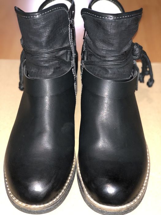 Продам женские зимнии ботинки RIEKER