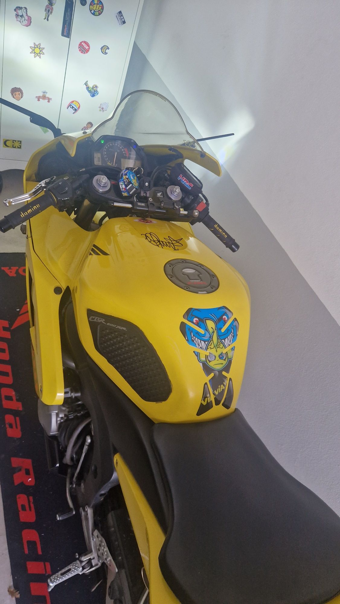 Honda cbr 600RR vendo ou troco