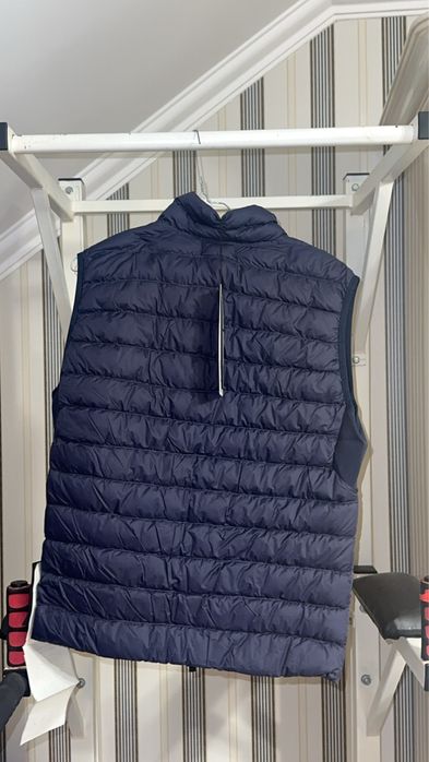 Жилетка,жилет stone island