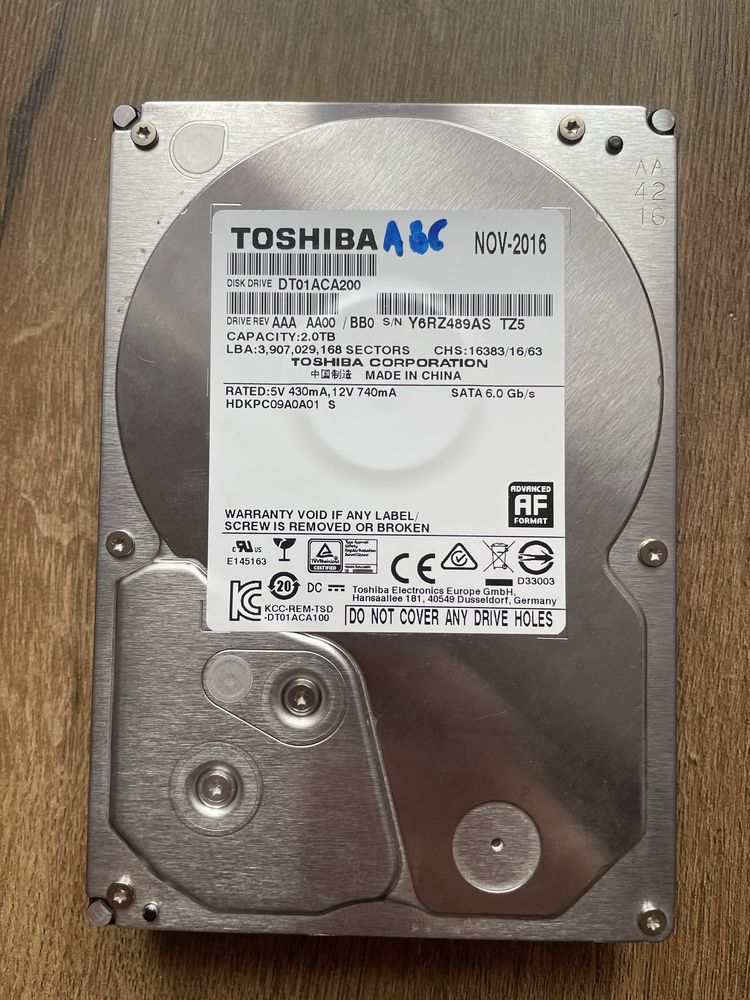 Dysk HDD TOSHIBA 2TB z przejściówką na dysk zewnętrzny