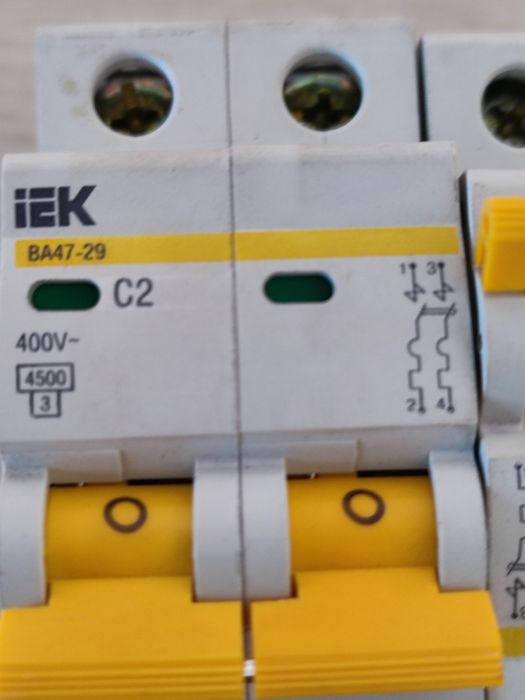 Автоматический выключатель IEK ВА47-29 2P 2A