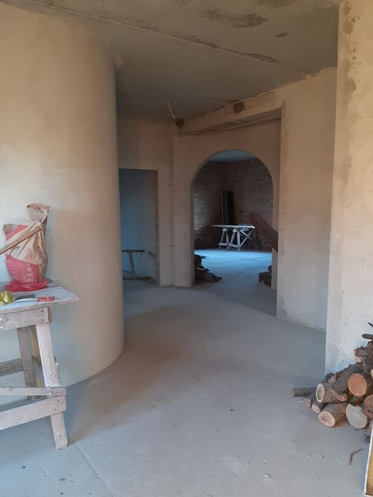 Незавершений будинок