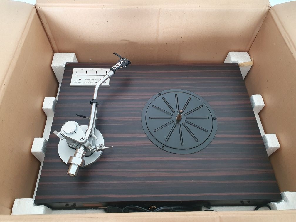 Yamaha YP-D9 , SAEC ULM-2 , Shure v-15 , gramofon