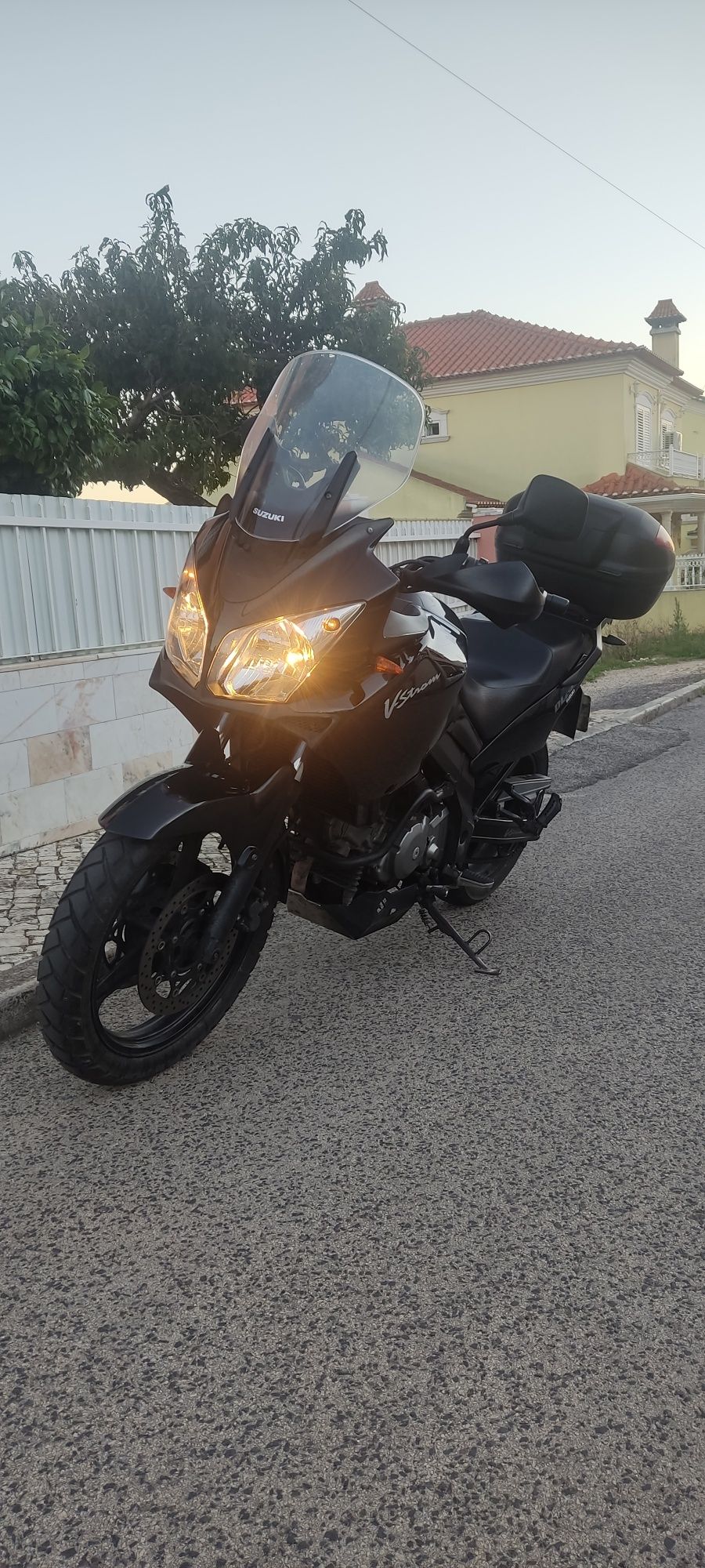 Suzuki v strom 650