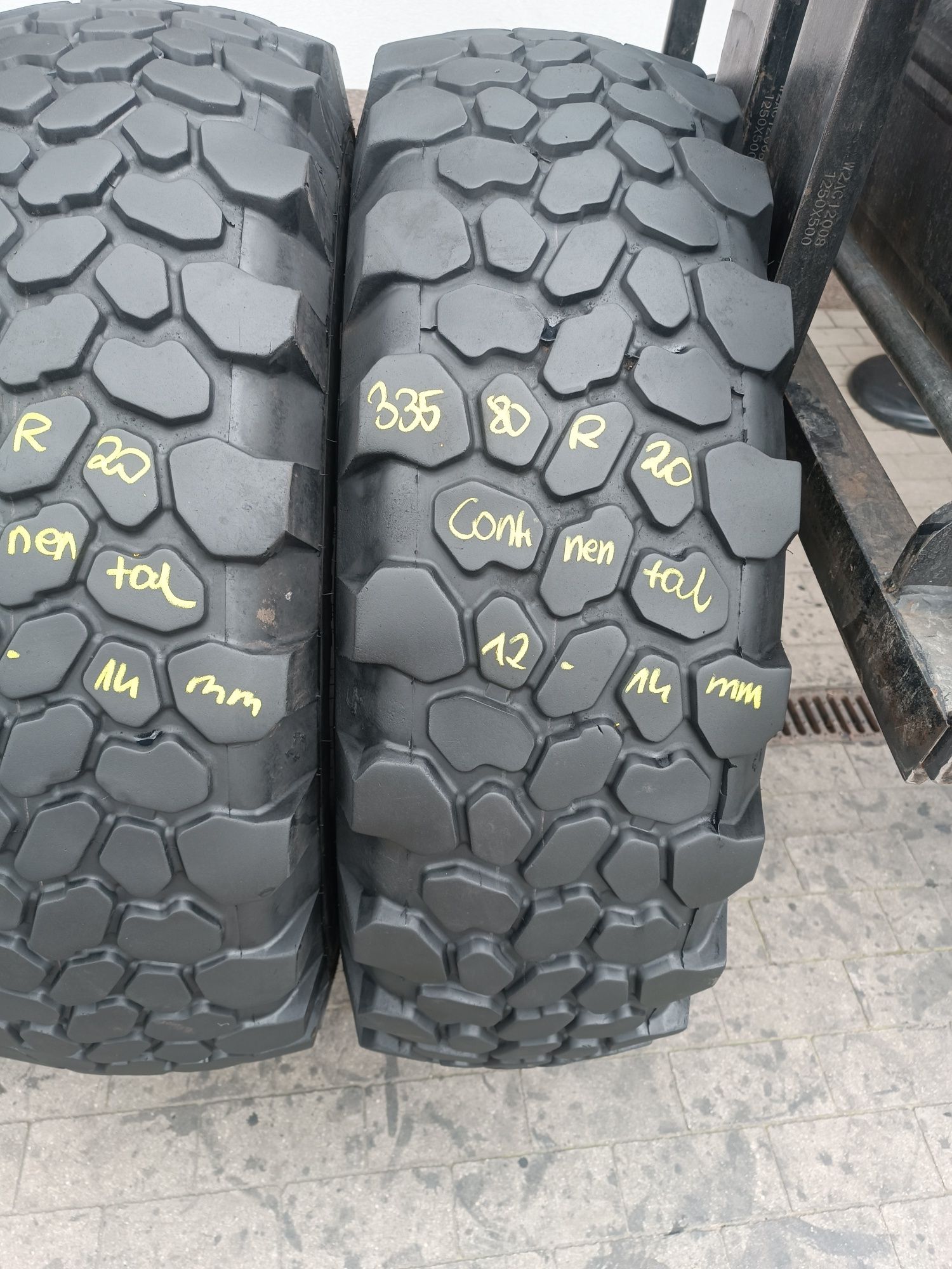 335/80R20 Continental MPT 81