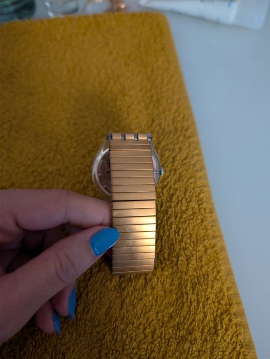 Vendo relógio Swatch dourado