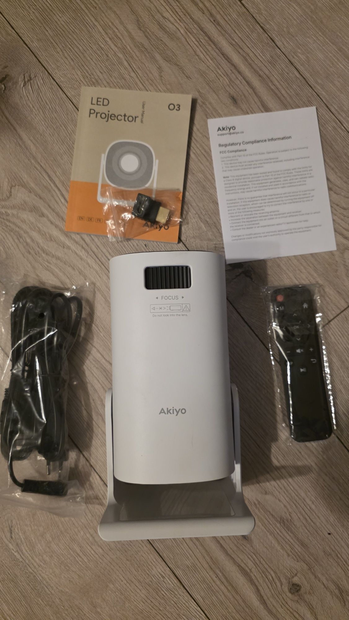 Mini przenośny projektorAuto Keystone AKIYO O3 Projektor Bluetooth