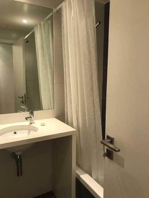 Apartamento T1 recente e inserido em condomínio requintado