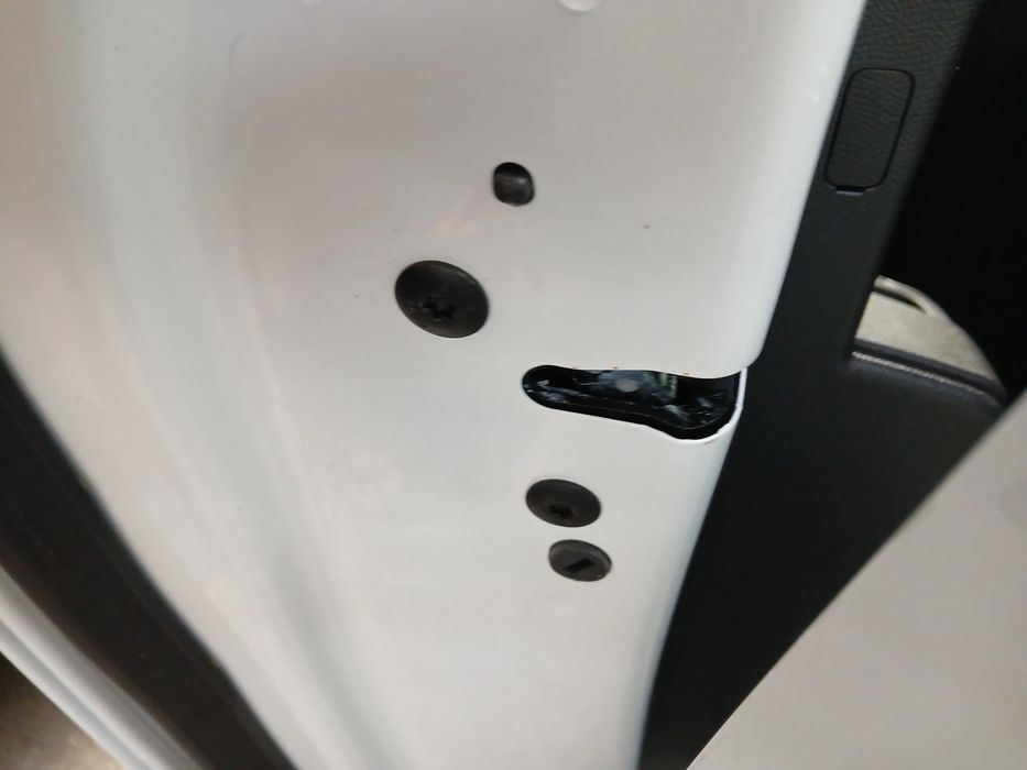 Fechadura / fecho porta trás esquerdo OPEL Corsa F