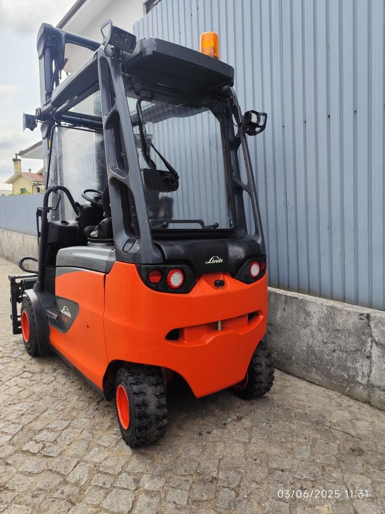 Empilhador eléctrico Linde e35